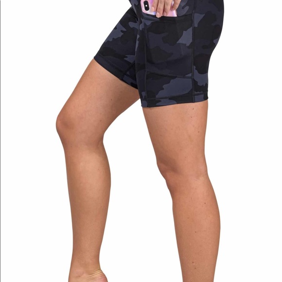 Yogalicious High waist bike shorts navy camo NWT - Picture 3 of 11